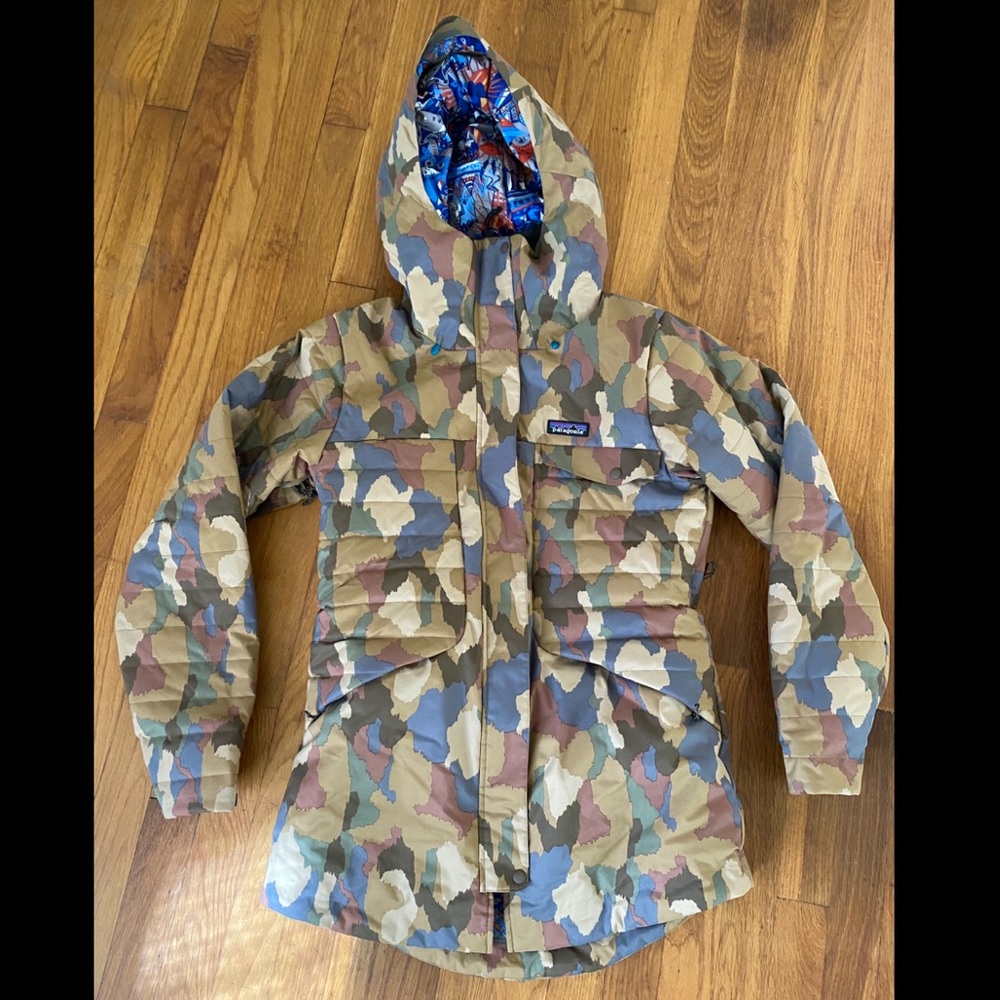 Patagonia snowboard/ski jacket double insulated.